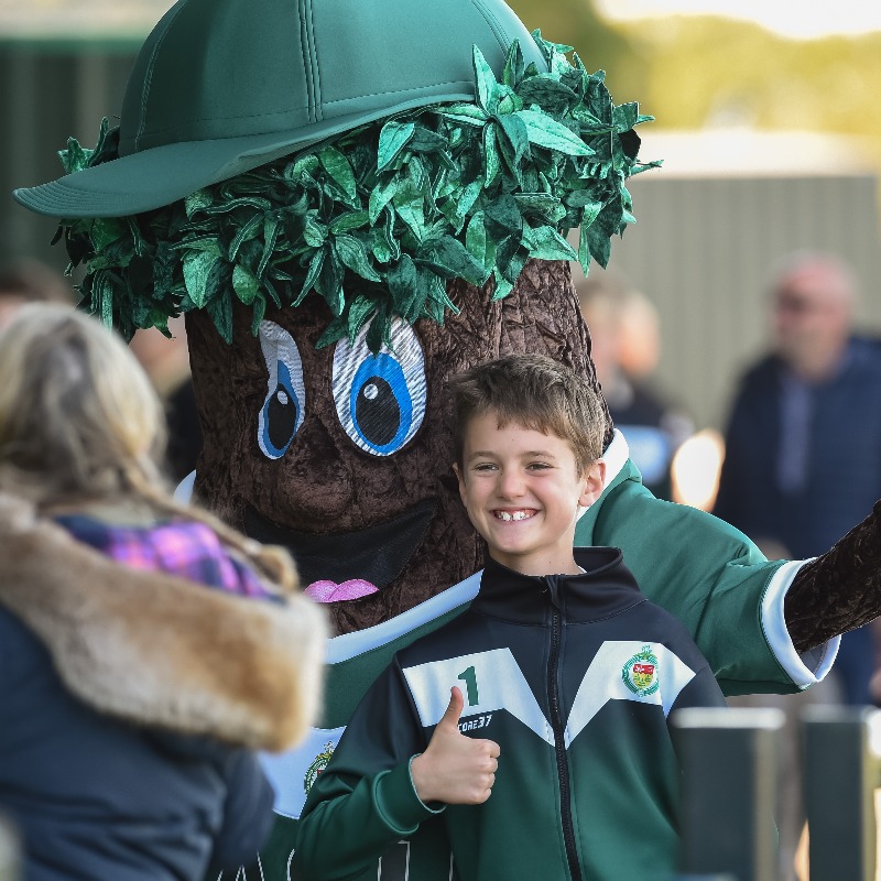 AshfordUnitedFC's tweet photo. Now that it's half-term, why not get on down to Homelands with the family tomorrow night for what promises to be an entertaining evening! 🤝

⚽️ Football
🍔 Food
🍺 Refreshments

We've got you covered! ✅

𝗚𝗲𝘁 𝘆𝗼𝘂𝗿 𝘁𝗶𝗰𝗸𝗲𝘁𝘀 𝗼𝗻𝗹𝗶𝗻𝗲 𝗻𝗼𝘄 👇