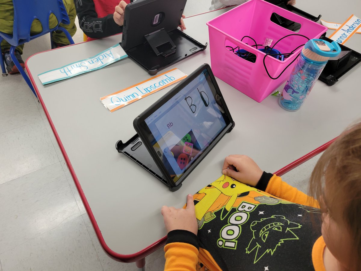 melthornhill's tweet image. Kindergarteners at Clendenin Elem.  using the app Book Creator to create their own Alphabet book. #kcslearning2020