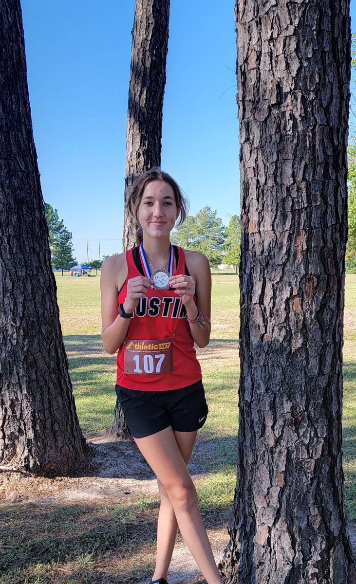 AHSBulldogTrack's tweet photo. Good Luck today to Maggie at Regional Cross Country! @AHSBulldogXC https://t.co/VjdrwekHLG