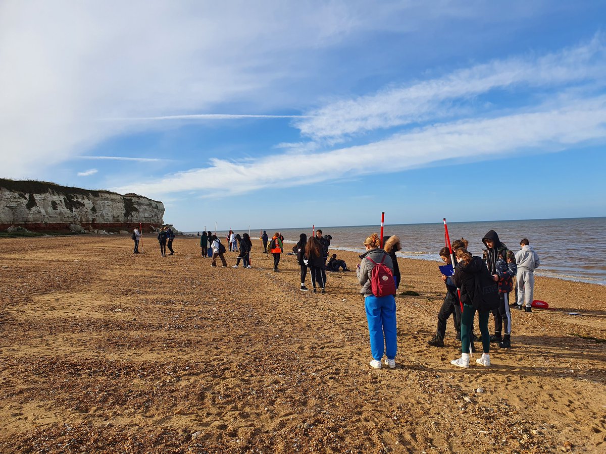 Have spent all week thanking our lucky stars we had the weather we did! Well done Yr11 geographers- fab days of fieldwork and follow-up :-)  #geographyiseverywhere <a href="/CastleNewnham/">Castle Newnham</a>