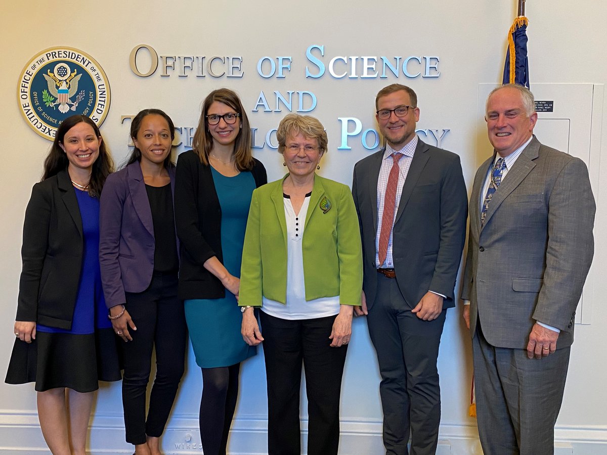 JaneLubchenco46's tweet photo. Climate change &amp; biodiversity loss directly and indirectly threaten global security &amp; stability. The National Security Council &amp; @WHOSTP co-led Climate Security Working Group ensure national security enterprise plans for &amp; develops evidence-based solutions for our future @NSCSpox https://t.co/RliYOr4zs4