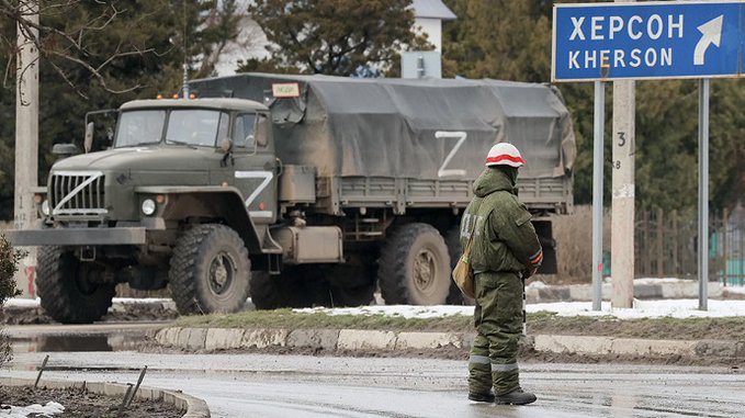 MartinRast's tweet photo. Der ukrainische Militärgeheimdienst erwartet keinen Abzug orcs Truppen aus der besetzten Stadt Cherson im Süden der Ukraine. Im Gegenteil bereite sich die orcs Armee auf eine Verteidigung der Stadt vor, sagt der Leiter des Geheimdienstes, Kyrylo Budanow https://t.co/b411u0MsqE