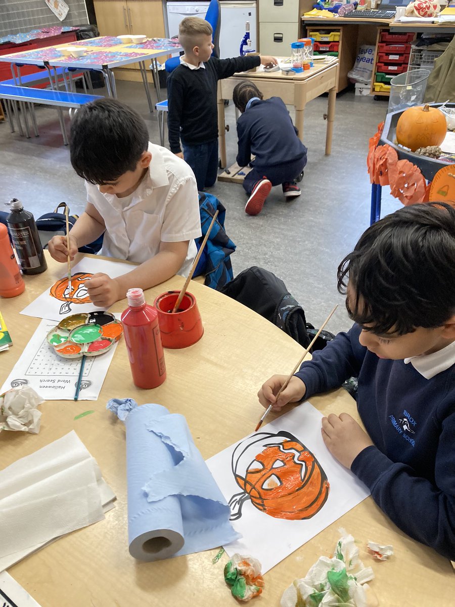 ibroxprimary's tweet photo. Preparations have started. Tutti Fruit Tuesday Halloween Special 🎃#Shopping #Asda #chopping #Settingtable #Timestables ✖️ https://t.co/6Lbeg8DIBe