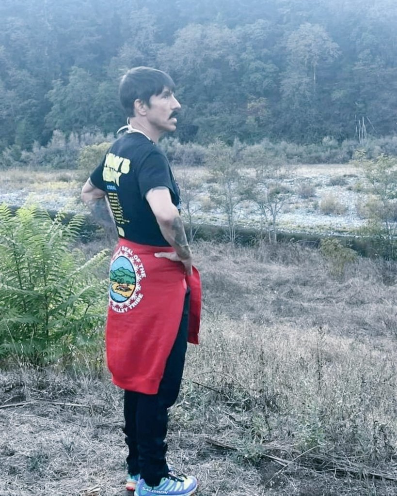Anthony Kiedis rocking a pair of Salomon XT-4 🔥