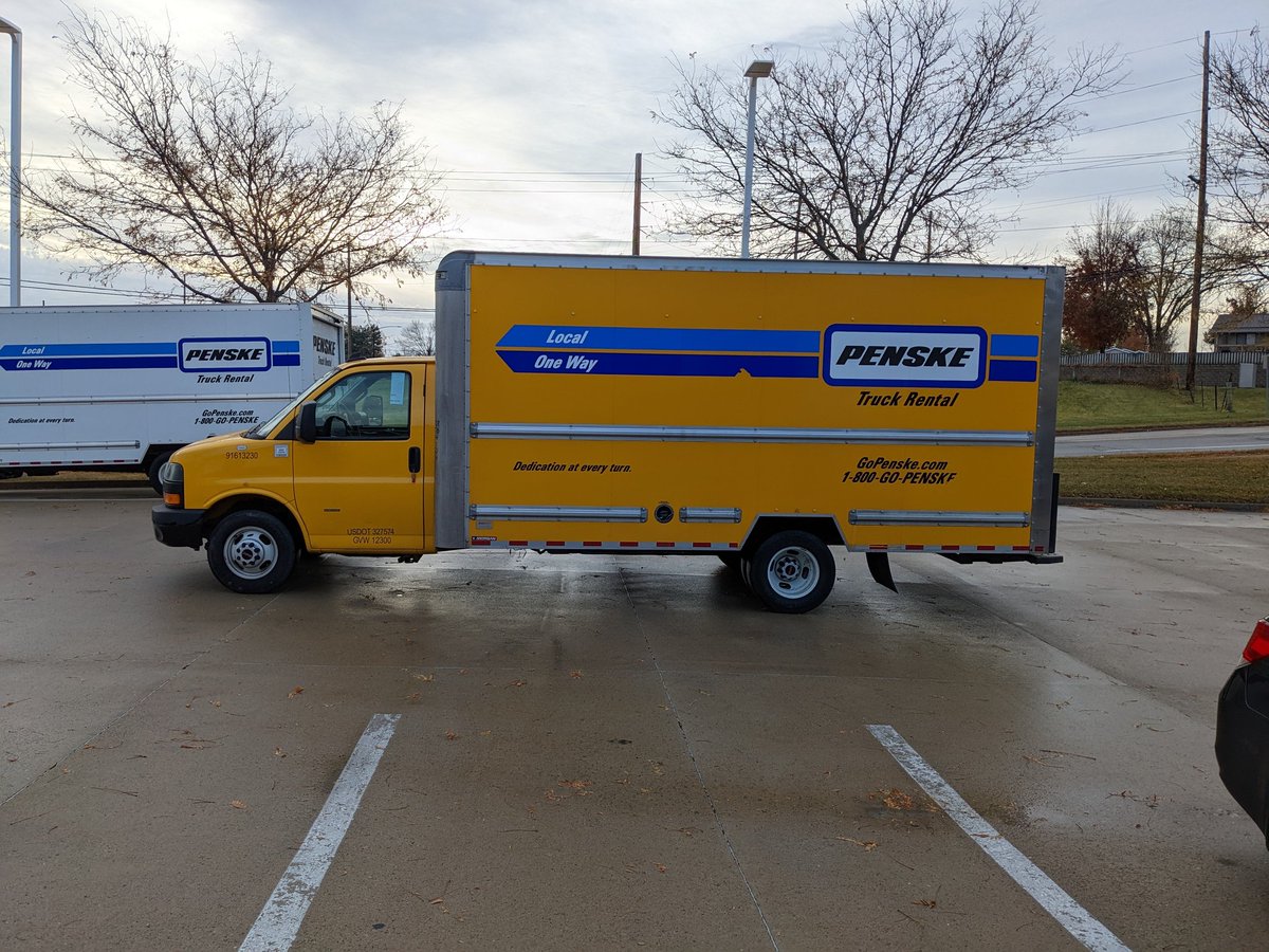 MidwestGolfJake's tweet photo. We'll see if driving a 15 passenger van for a week at #GreaverCupIV prepared me for this. https://t.co/loarVvoJ4S
