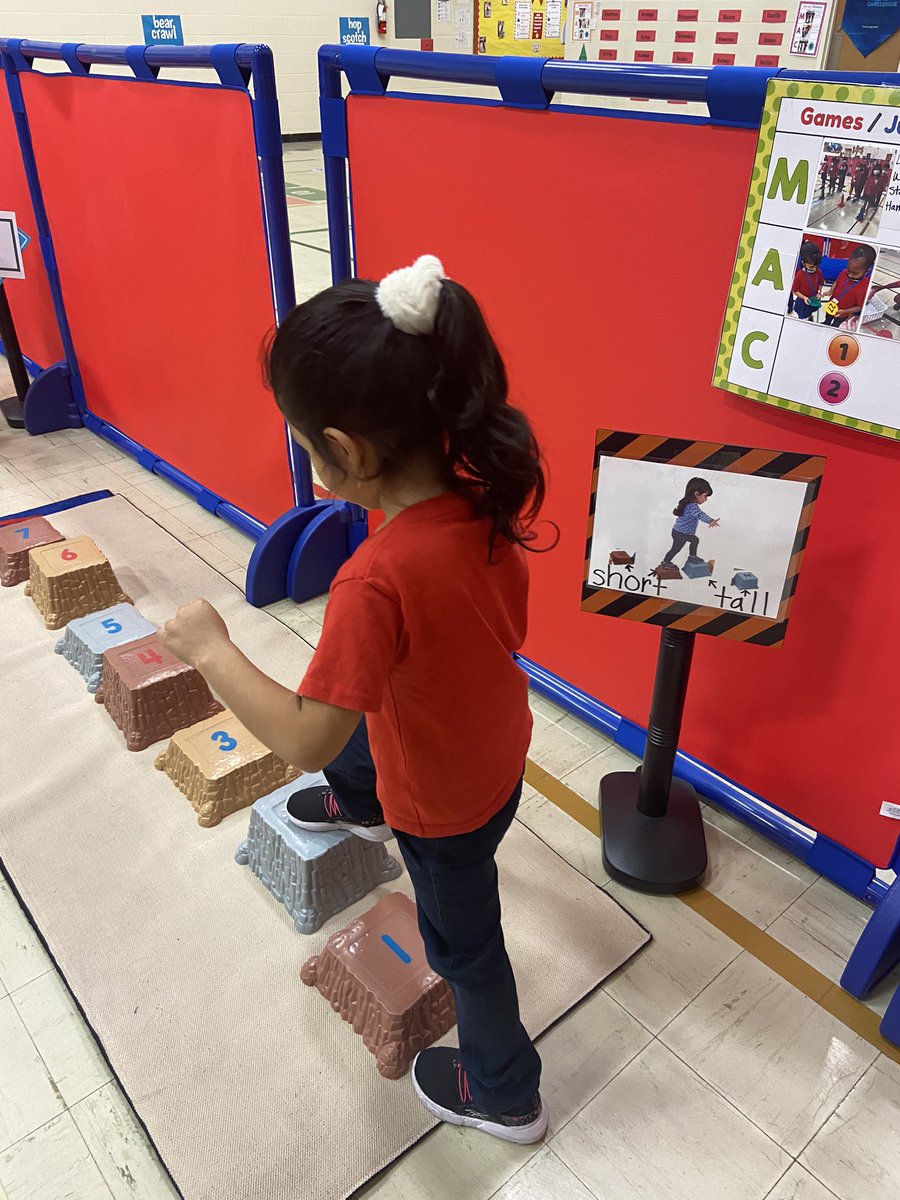 MrsSmithRISD's tweet photo. Lots of learning in Motor Lab this week! Our obstacle course is all about colors, shapes and sizes. Our games are all about making healthy choices ❤️ @DobiePKSchool @RichardsonISD @KHprincipal @PaigeKorte1 @katyphinney #MotorLab https://t.co/iUaMjxWN20
