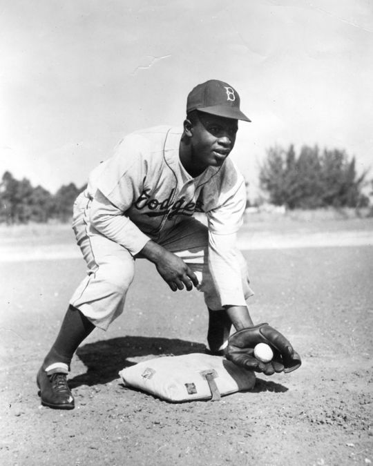 Jackie Robinson changed American history. The legacy of his incredible life continues to this day. ow.ly/jkFc50LaJC7