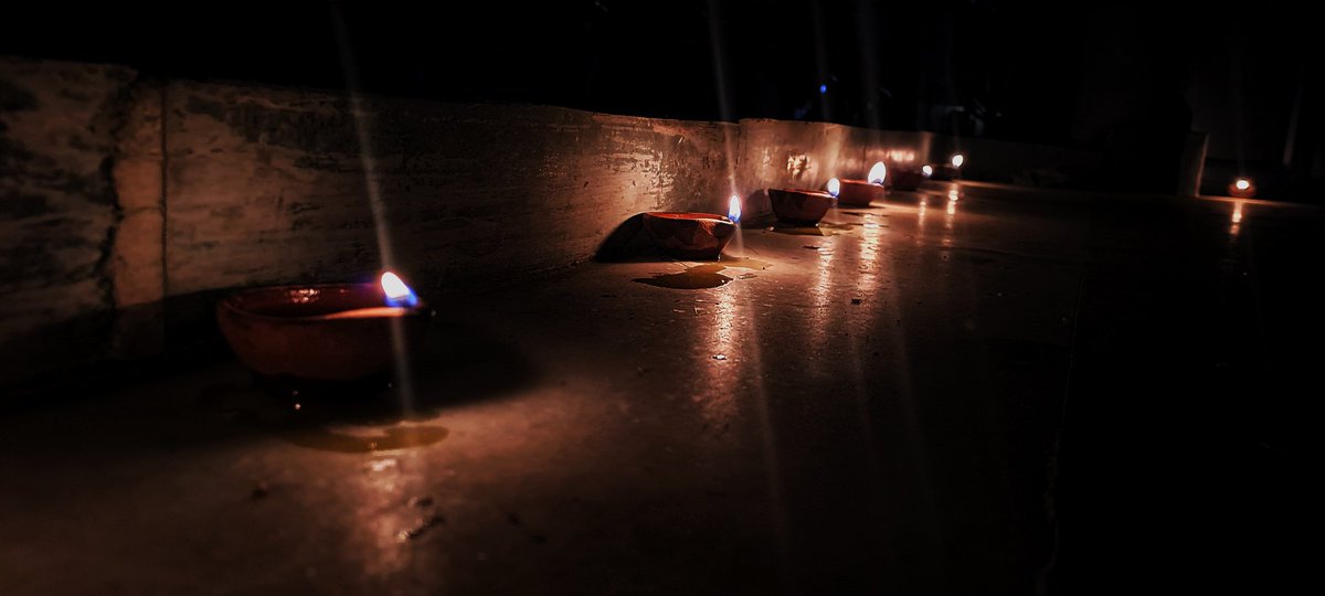 ReshmaKashyap1's tweet image. आप सभी को दीपावली की हार्दिक शुभकामनाएं। 
#Diwali2022 #blessings #toall