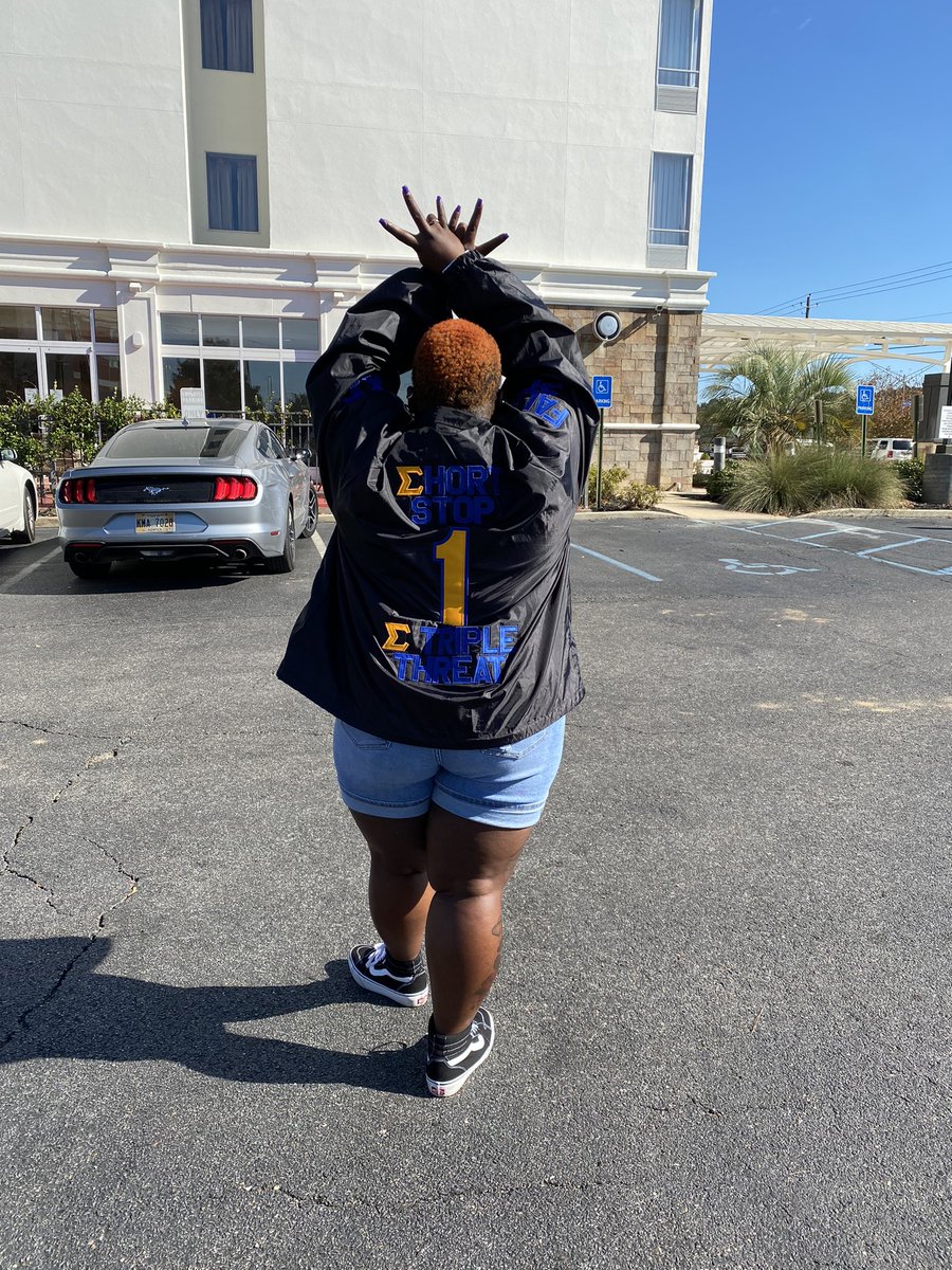 PurposeByyFaith's tweet photo. Exit 17 doesn’t owe me a THING! “There’s something about this place.” #sigmagammarho #sgrho #Sigmawoman #UWA16 #seregionsgrho #prettypoodle https://t.co/rMIhmiUJHe