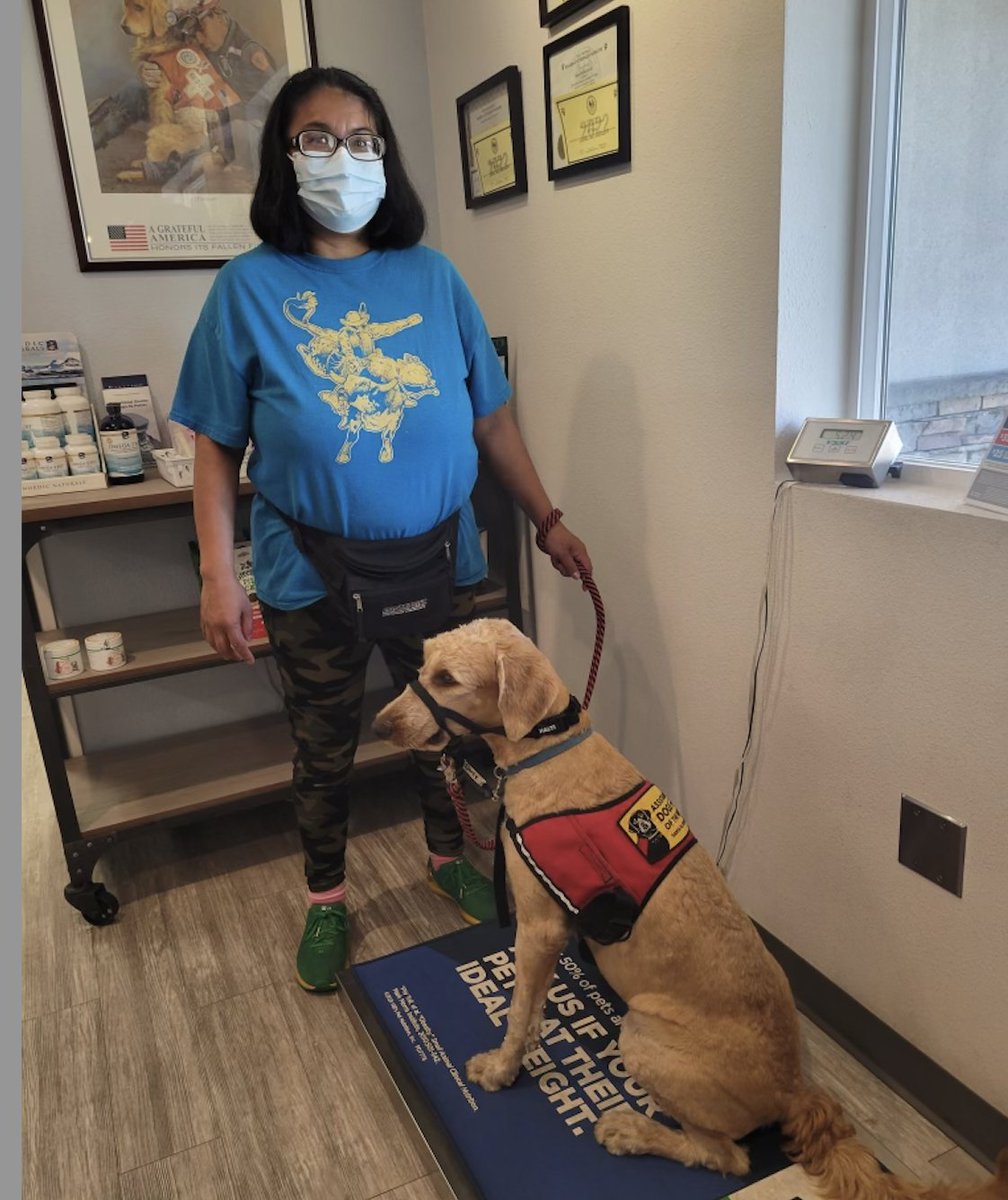 Shivonne and Vinnie know getting your checkup this time of year is important. 🐶 Thanks Southwest Vet for always taking care of our training dogs. 

#PuppyTraining #FutureGuideDog