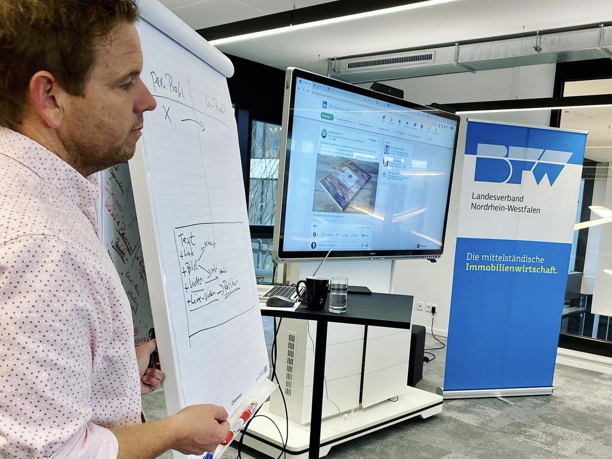 Spannende Impulse und Hintergrundinfos beim #PR-Seminar für Kommunikatorinnen und Kommunikatoren in der #Immobilienwirtschaft! #SocialMedia-Experte <a href="/MarcTorke/">Marc Torke</a> informiert bei uns und geht auf Fragen aus den Unternehmen ein. #bfwnrw
