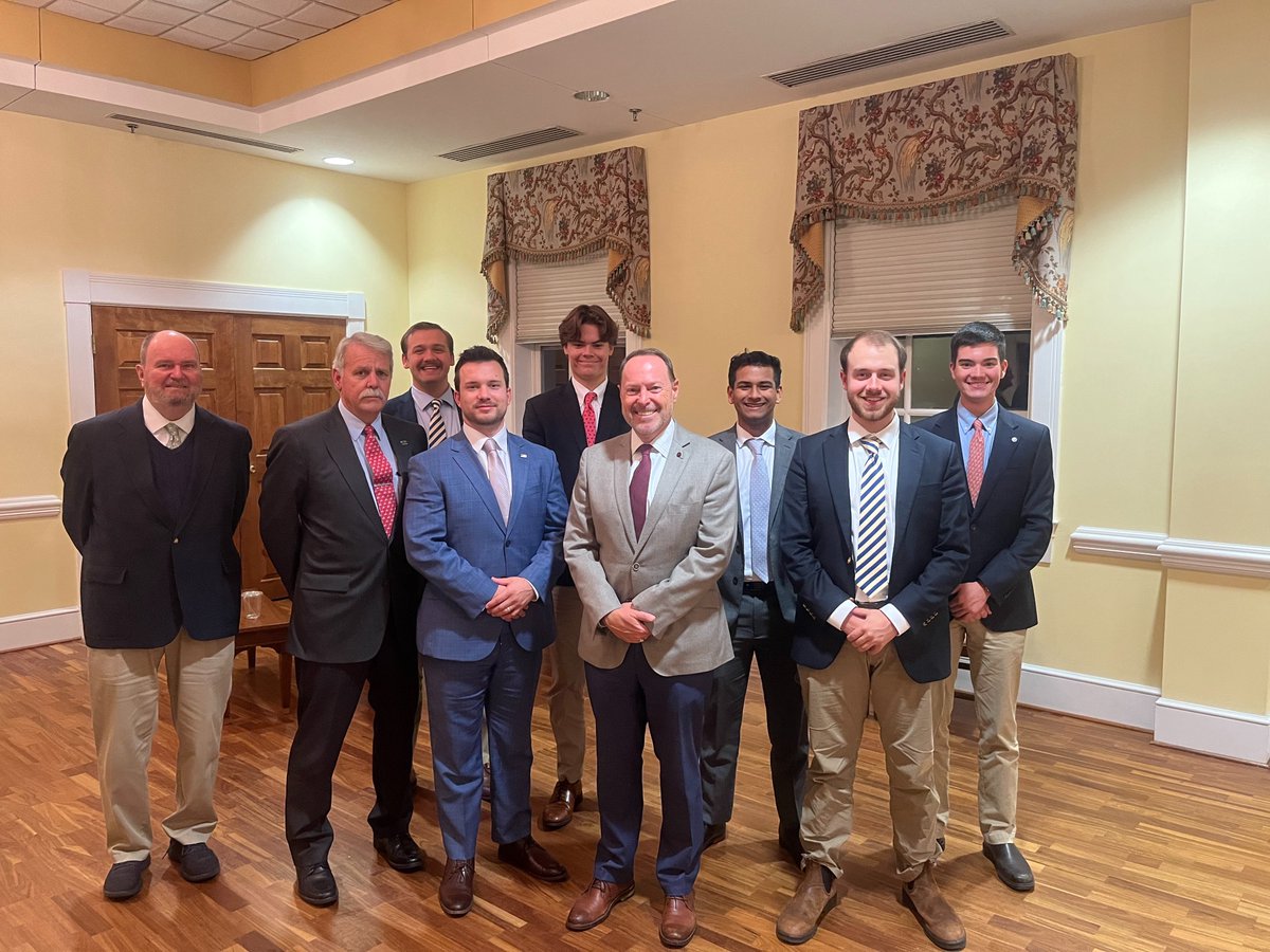DrJohnHillen's tweet photo. "Best of Frenemies" - a talk I gave at @HSC1776 sponsored by their excellent @hamiltonsoc chapter.  Based on an essay I did for the @ReaganInstitute from a conference of theirs over the summer with a few dozen terrific policy minds.

https://t.co/eMzDsYW8Hi https://t.co/0TwwKOU3Km
