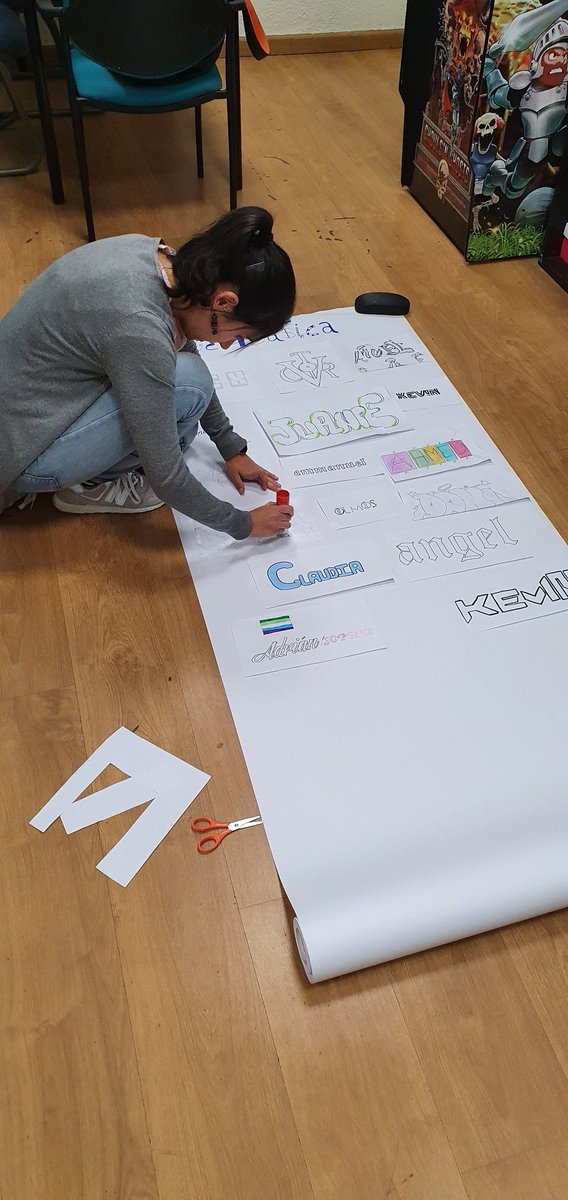 Tod@s nuestr@s alumn@s cuentan. L@s  tenemos presentes cada día y les damos la importancia que merecen. 
Con esta actividad además trabajamos la identidad y les hacemos reflexionar sobre cómo se ven a sí mism@s.
#tutoria #orientacion