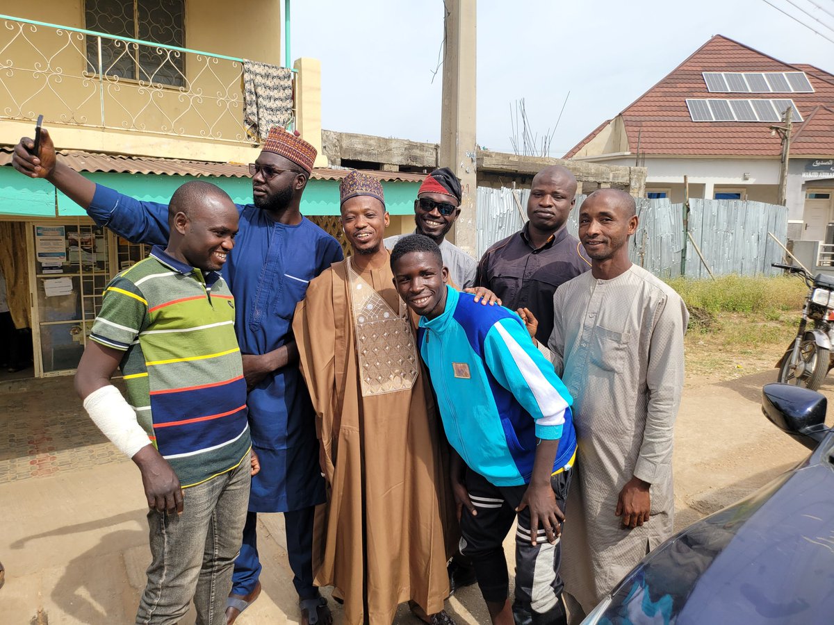 AbuKusada's tweet photo. #KiKProject #Communityreachout
I was in Funtua this morning to visit one of my close associates DanIyan Garkuwan Katsina and his friend who were involved in car accident recently on their way to Katsina from Funtua. Alhamdulillah, they're past recovering as I saw them. #Mypeople https://t.co/GY2SZHdpwJ