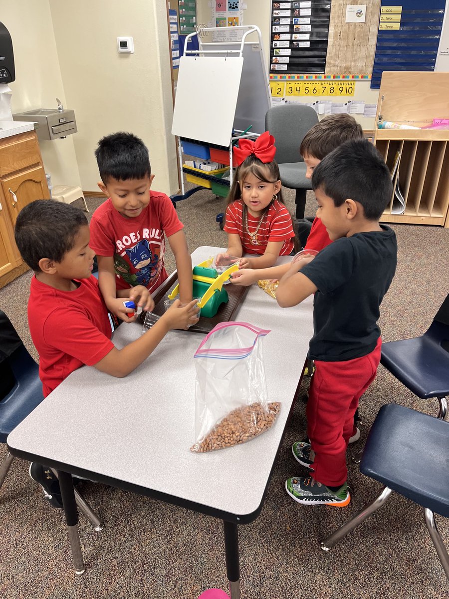 SheeksBess's tweet photo. Students are comparing capacity of 2 items!  Kdg. Students are mathematicians! ⁦@LincolnGI⁩ ⁦@GIPublicSchools⁩ https://t.co/CbVUsV01Ww