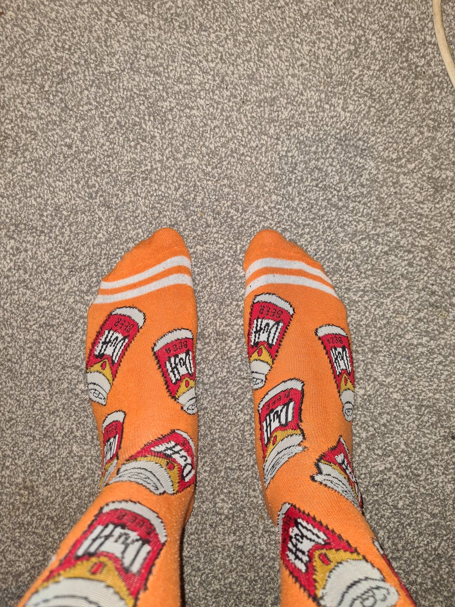 footsharer's tweet photo. Hello feet lovers,
I just wanted to share what socks I am wearing today, I hope you like themπ
#feetfinder #feetmale #orangesocks #feetworshiΜp #feetlovers #feetlove #feetmodel #feetpictures #feetuk #London #sock #sockmaster #followme https://t.co/Ygj1JCKWjn