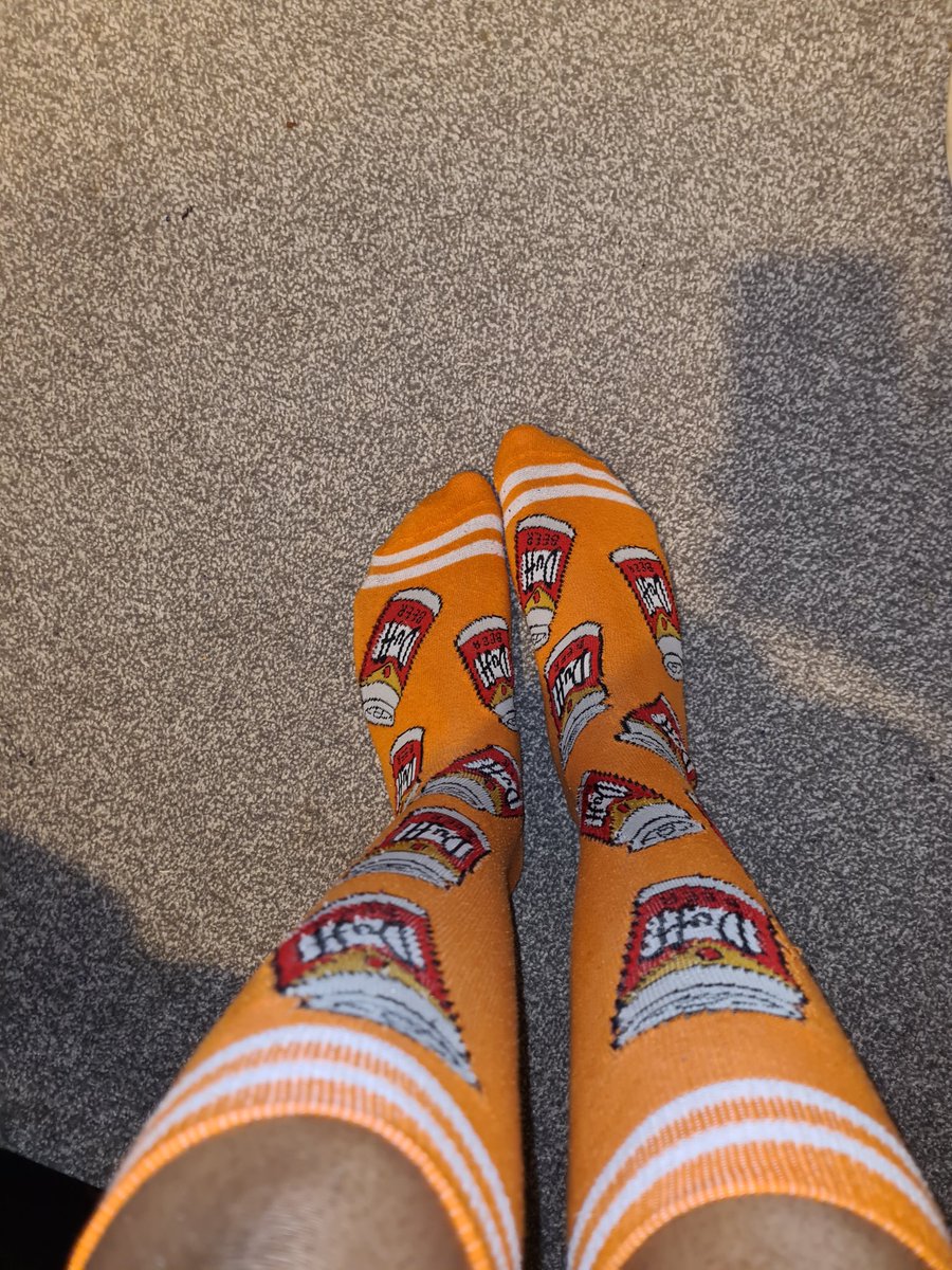 footsharer's tweet photo. Hello feet lovers,
I just wanted to share what socks I am wearing today, I hope you like themπ
#feetfinder #feetmale #orangesocks #feetworshiΜp #feetlovers #feetlove #feetmodel #feetpictures #feetuk #London #sock #sockmaster #followme https://t.co/Ygj1JCKWjn