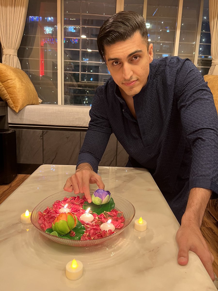 V3nombiceps's tweet photo. Wishing you all and your family a very Happy Diwali 🪔 
#V3nom #Gamer #HappyDiwali https://t.co/srcu6IMXpd