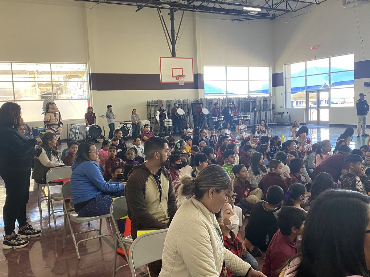 DrLauraVen's tweet photo. Ysleta Elementary is drug free.  Celebrating Red Ribbon week with Ysleta High School student council and band! @YsletaISD @ybarkley @AmyAlarcon23 https://t.co/z7lZx5nosx