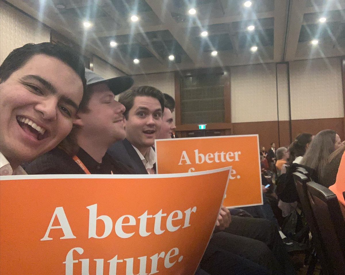 UCalgaryNDP's tweet photo. Our executive team was happy to attend the @albertaNDP Convention this past weekend! Excited for what is to come. 🍊 #abndp #abndpcaucus #ABetterFuture #ndp https://t.co/b8oVo5bujS
