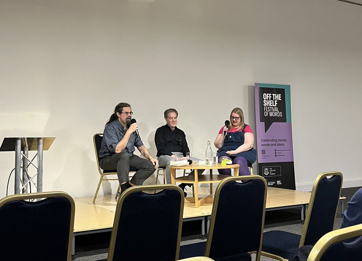 Fascinating evening hearing from <a href="/aptshadow/">Adrian Tchaikovsky</a> and <a href="/rianhughes/">Rian Hughes</a> about their stories and craft ✍🏼 

Adrian, you did succeed in giving me a new respect and admiration for spiders 🕷 although I’m now terrified of octopuses/octopi 🐙 How am I going to feel about pigs?! 😆

<a href="/otsfestival/">Off the Shelf Festival of Words</a>