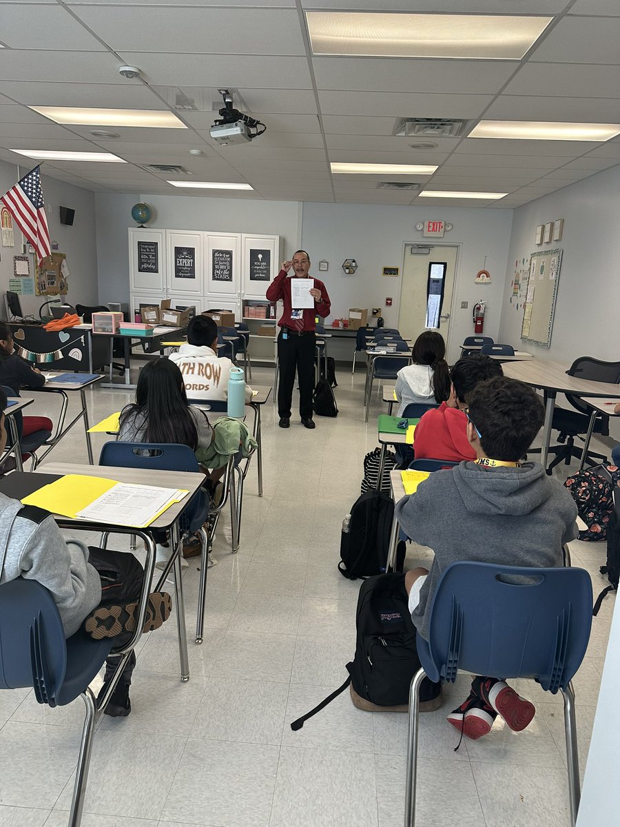 We have the pleasure to start working with the ESOL 7th grade students and the ESOL LA teacher Mrs. Morí to starts doing Smart Goals for be success in FSQ & USA, grades, FAST and use Achieve 3000. @lascelia @janetdbutts @LeadPalmBeach @Ms_Lillard