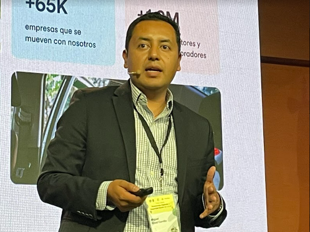 dpl_news's tweet photo. #PlataformasDigitales | Miguel Abad Carrillo, de @Cabify_Mexico #Latinoamérica: las #plataformas de #tecnología en la #movilidad no tienen por qué ser distintas para los taxis y los #repartos. Destacó que la empresa tiene su domicilio fiscal y constitución legal en cada país. https://t.co/zAO0O85Ehi