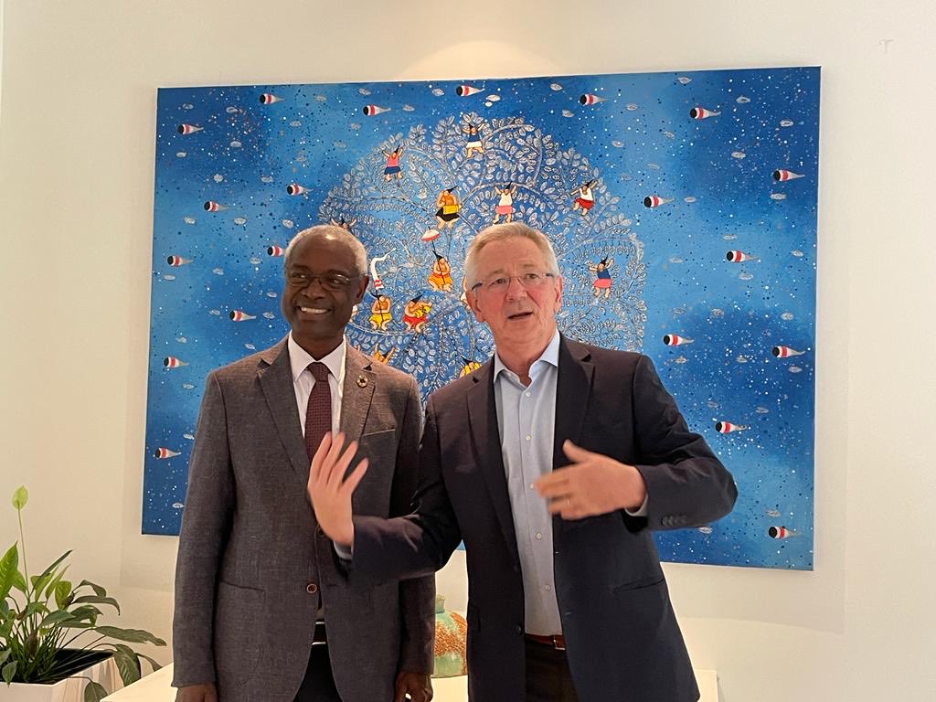 Wonderful meeting with ⁦<a href="/DrAndrewSteer/">Andrew Steer</a>⁩, President and CEO of the Bezos Earth Fund along with his team and partners. 

Land restoration was top on our agenda. 

The world needs major investments to bring degraded land back to health.