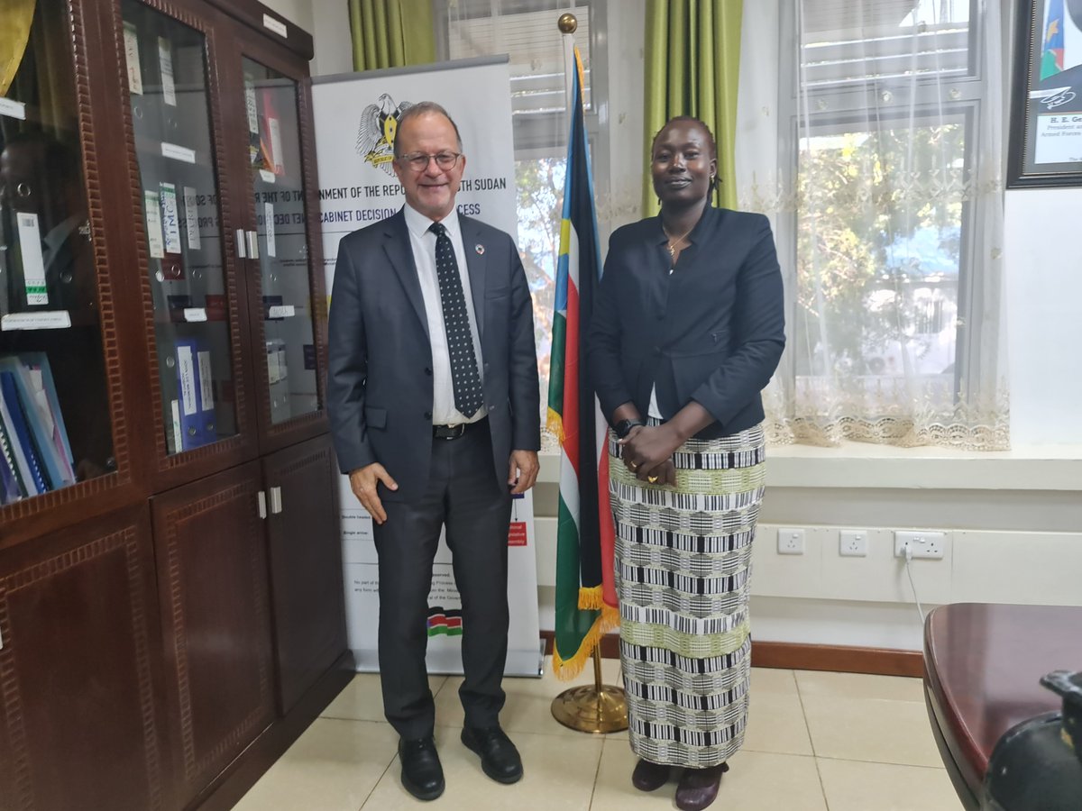 The pandemic is not yet over! 

Today, the Global Lead Coordinator for #COVID19 Vaccine Delivery Partnership (CoVDP), @TedChaiban met with #SouthSudan Health Minister Yolanda Awel Deng Juach to identify strategies for accelerating vaccination rollout in South Sudan.