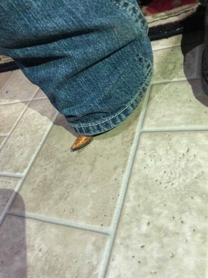 SoyBvip's tweet photo. La morra que usa pantalón acampanado y calza # 3 https://t.co/NNSq7aH5yi