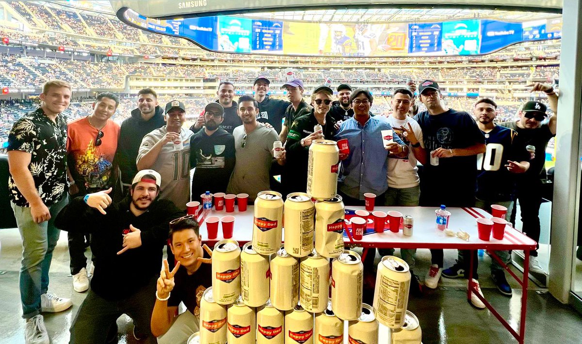 fullsendAF's tweet image. 20 MetaCard Holders joined us at the Happy Dad Suite at SoFi Stadium for Chargers vs Seahawks!