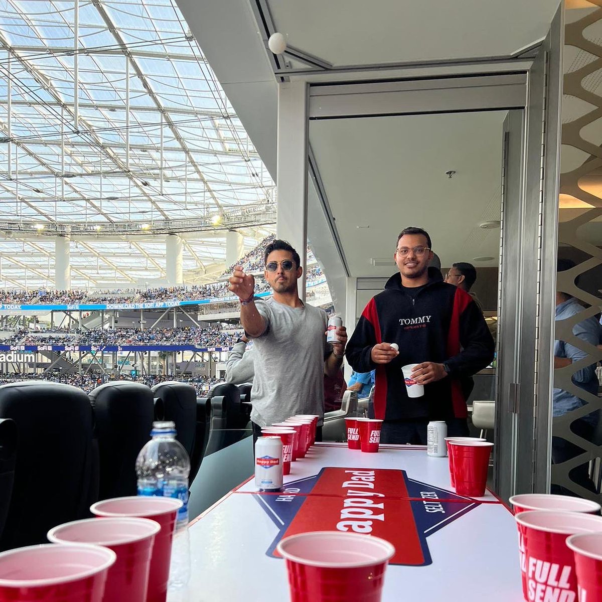 fullsendAF's tweet image. 20 MetaCard Holders joined us at the Happy Dad Suite at SoFi Stadium for Chargers vs Seahawks!