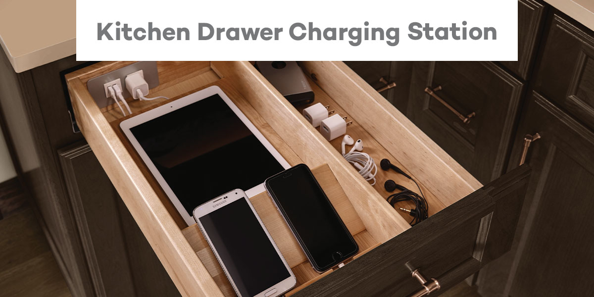 At KraftMaid, we have tons of ways to turn your kitchen drawers into hardworking, well-organized spaces. From tucked away knife storage to slim, under-sink utensil trays, we’ve got ideas to make the most of every space. Learn more at our blog: bit.ly/3gBAuSS