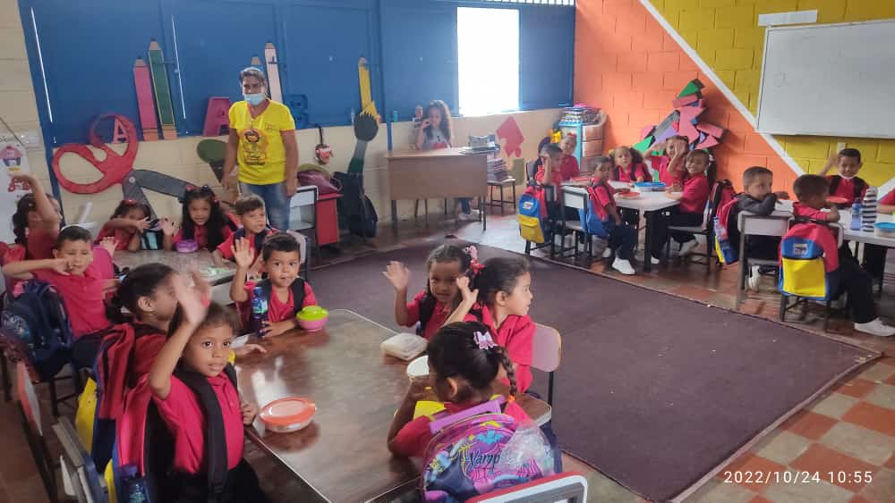 Regreso progresivo a clases de nuestros estudiantes del municipio Santos Michelena. Dando cumplimiento a las orientaciones del Pte. <a href="/NicolasMaduro/">Nicolás Maduro</a> la Mi. <a href="/_LaAvanzadora/">Yelitze Santaella</a> y la Gob. <a href="/Soykarinacarpio/">Karina Carpio</a> #VenezuelaVamosPaLante @MPPEDUCACION @ZE_Aragua