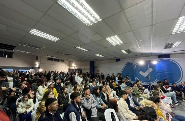 niffouri's tweet photo. Rumbo a la elección de jóvenes, el próximo 29 de octubre , hicimos una juntada de jóvenes de @Aire__Fresco Canelones. Hay presente y futuro en el @PNACIONAL https://t.co/NlXqYaKAYl
