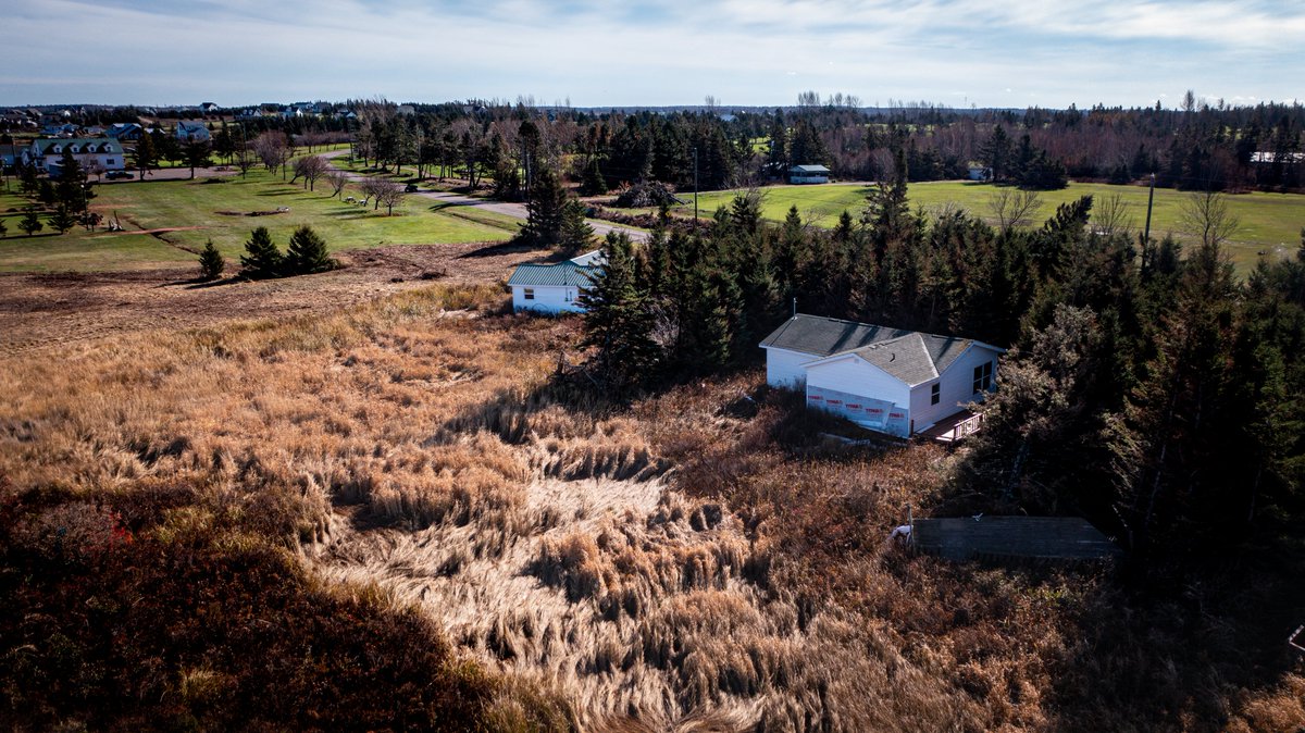 CBCshaner's tweet photo. Got some amazing photos from @RusticoResort and met one of the most positive business owners; even when looking at the aftermath of #fionapei. Its what Islanders do, dust off the dirt and get back at it. #PEI https://t.co/PG5Lto7YHK