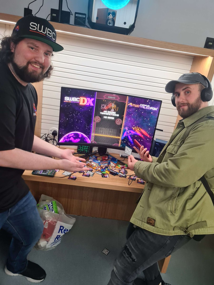Had such a great time with @lucindagames at the Scottish Games Expo representing <a href="/NeonBadgerGames/">Neon Badger</a> 🎮

Got to meet some amazing people and play some class games - what could be better? Oh yeah, the free pizza 😄🍕

<a href="/TwoTailedDevs/">Space War Battle Cadet DX Game</a> <a href="/YellowCrowGames/">✨ For Hexposure ✨</a>
@BarclaysGames #ScottishGamesWeek