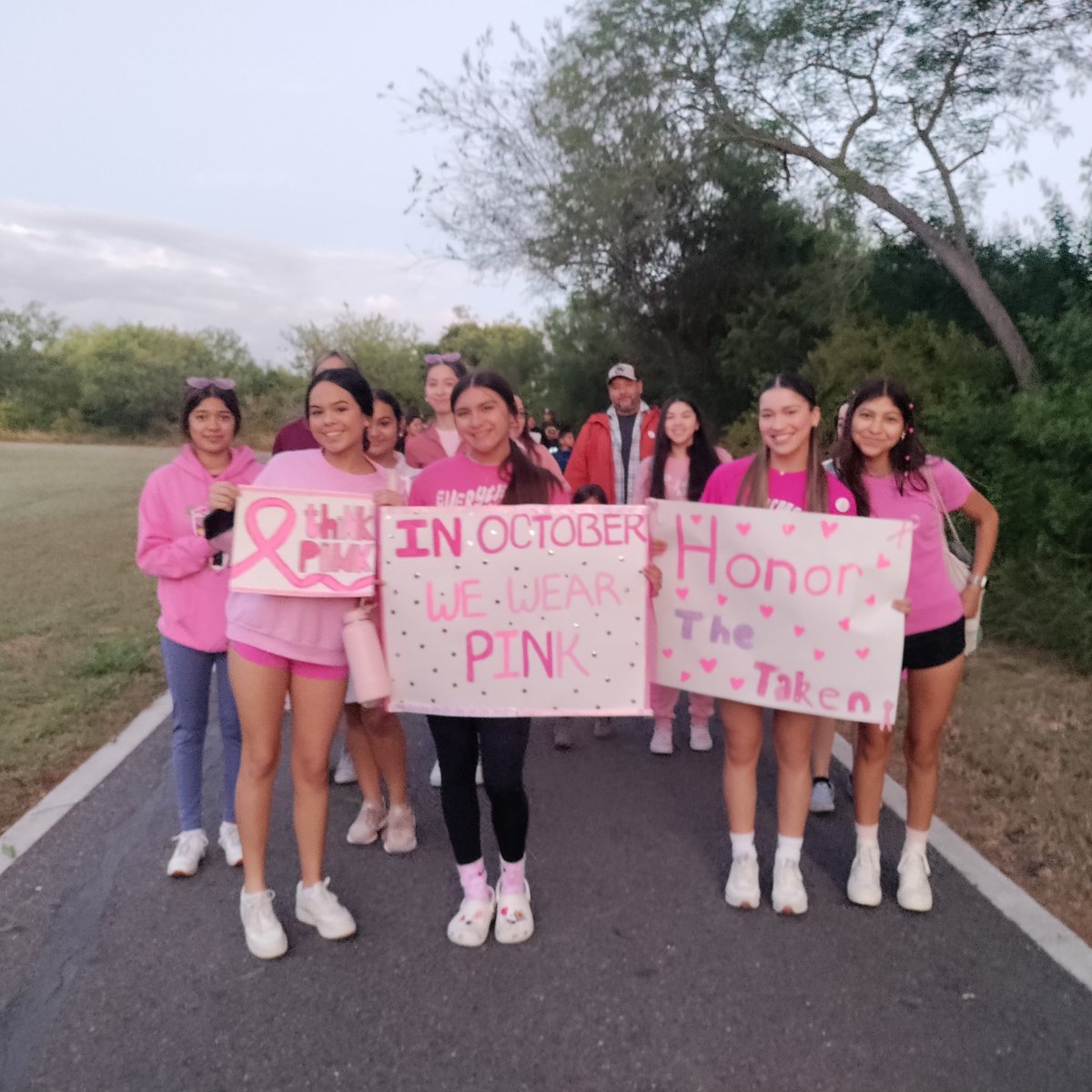 CCavazos16's tweet photo. HOSA Breast Cancer Awareness Walk on 10/22/2022 #iteachlfu https://t.co/Q5COt3ECJ5