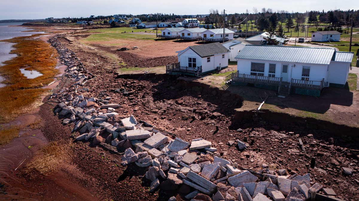 CBCshaner's tweet photo. Got some amazing photos from @RusticoResort and met one of the most positive business owners; even when looking at the aftermath of #fionapei. Its what Islanders do, dust off the dirt and get back at it. #PEI https://t.co/PG5Lto7YHK