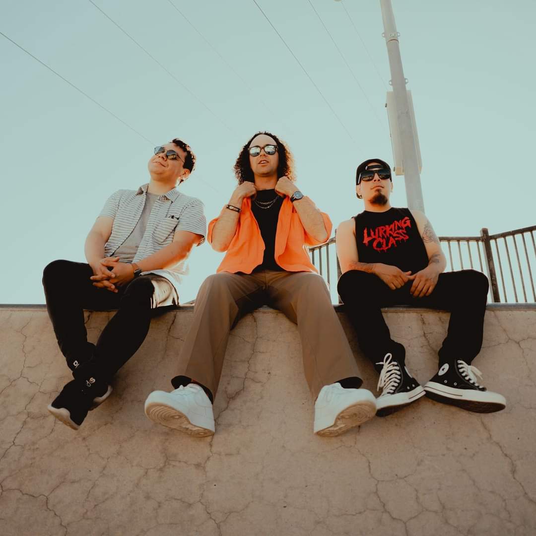 radmusicOF's tweet photo. A pop punk rager at @Fultonfivefive tomorrow with @CollegeRadioPNW @MindlxssSociety and @SciFiCaper!! Doors open at 6:30pm. 21+ only. Tickets at https://t.co/bzbAiPZ8eq
#rad #radmusic #fresno #fulton55 #neonpineapple #pop #poppunk #punk #alt #altrock #rock https://t.co/tE8vU51MHi