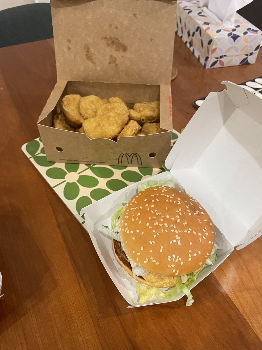 emilyge12's tweet photo. Today’s lecture ended on processed food and I came home with this… feeling guilty but srly too tired to cook #sorrynotsorry https://t.co/nxiTNEJuCl