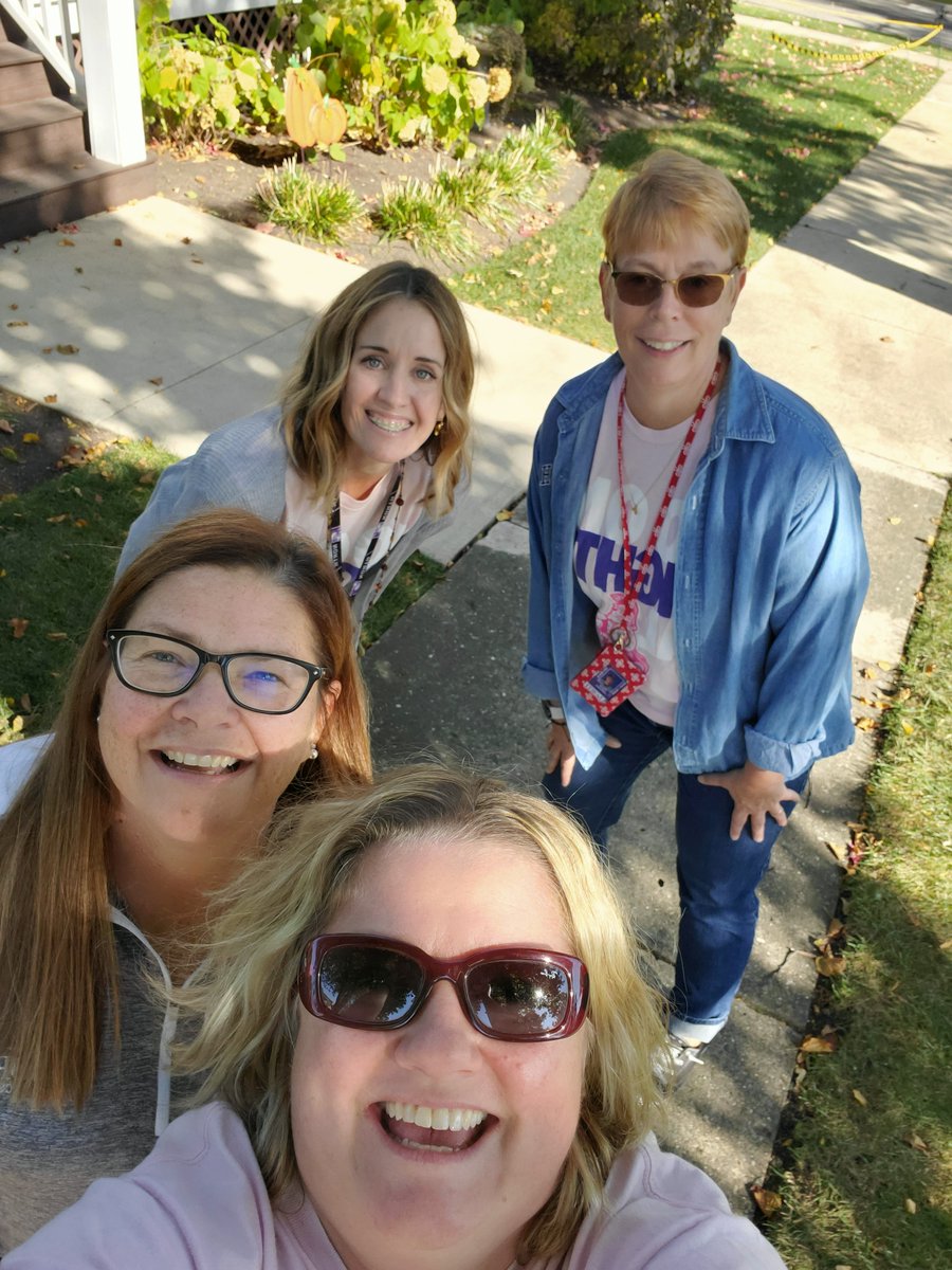 DGN_CSSS's tweet photo. Supporting our friends and family in the DGN community!  #noonewalksalone #weAreDGN https://t.co/8YyJ131n9r