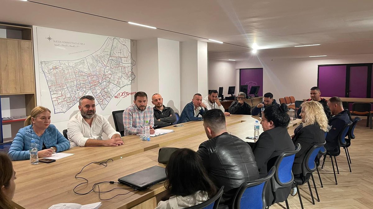 liri_qoshi's tweet photo. Super Njesia4🌹💪
Të gjithë bashkë, me çdo qytetar dhe çdo familje për t’i çuar punët deri në fund, në mbështetje të komunitetit!
#SkaKohëPërPushim🏃♀️🏃🏻♂️
#PsTirane🌹
@erionveliaj🙏 @BGjylameti https://t.co/4umcWGSi1f