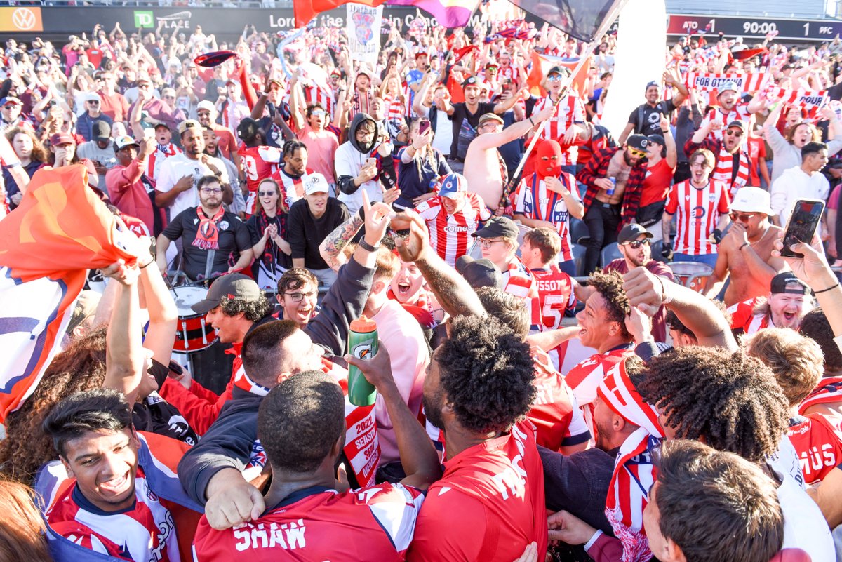 LastWordSC's tweet photo. The @atletiOttawa team earned their right to the #CanPL Final at @TD_Place.
@bashirra analyzes why #ForOttawa advanced to the #CanPLFinal over #ForTheIsle, which includes how well their goalkeeper, Nathan Ingham played.
#ATOvPAC | #CanPLPlayoffs
https://t.co/pDmry7hVKm https://t.co/WdW4jFuiG8