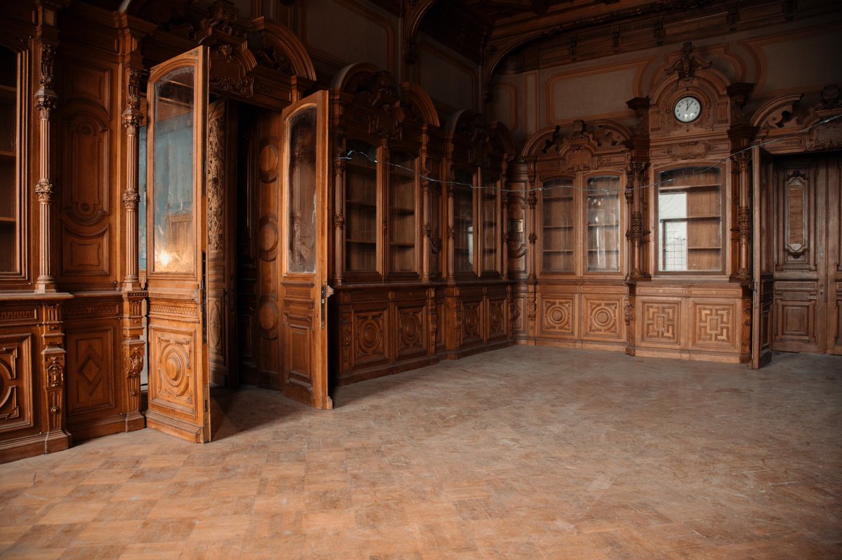 13_pilot1's tweet image. Так как за 15 лет я видел много, то могу смело сказать, что сегодня представляю вам самый красивый заброшенный дворец России (пока ещё не тот). Попадая внутрь только и успеваешь удивляться размахам. Эти фотографии очень давно ждали своей очереди.