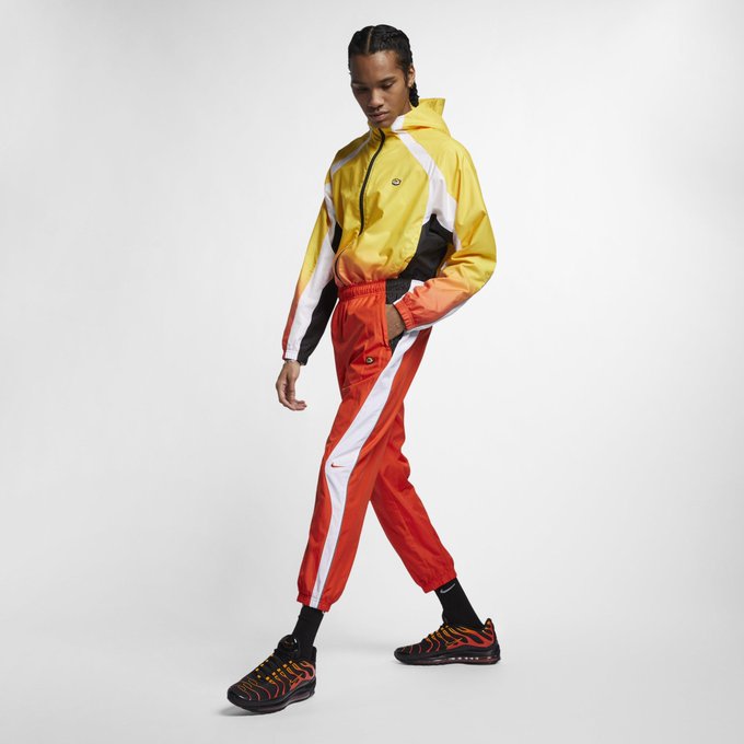 2 pic. ITS THIS NIKE TN TRACKSUIT I WANT!  CAN ANYONE HELP? ?? #niketn #scally #sneaker #nike #chav https://t