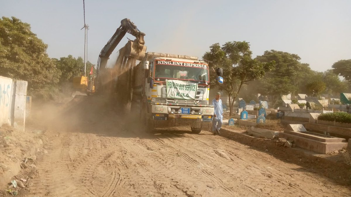 murtazawahab1's tweet photo. Kaneez Fatima Road in Scheme 33, road around Shaheen Complex, Mumtaz Hasan Road &amp; road leading towards Mewa Shah Graveyard are all being rehabilitated with new drainage &amp; then road construction #KarachiWorks https://t.co/qkJlZE6Yt9