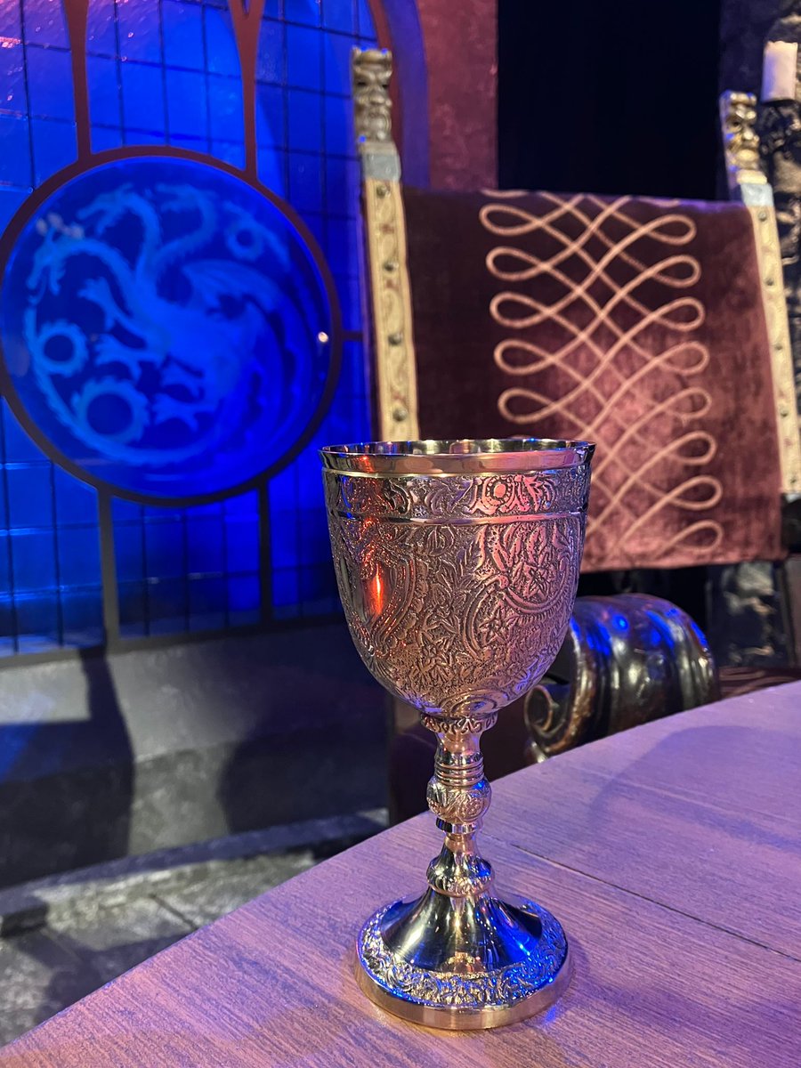 Join us in toasting the #HouseoftheDragon finale tonight at 10:15pm on Sky Atlantic. We’re serving our guests Negroni Sbagliato…with Prosecco in it. Stunning. #HOTDFinale