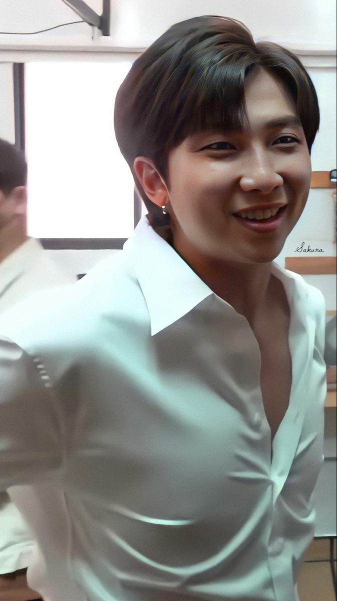 OBSESSEDdimples's tweet photo. He is so hot in white shirt's 😫🔥 https://t.co/UoVQD04b4c