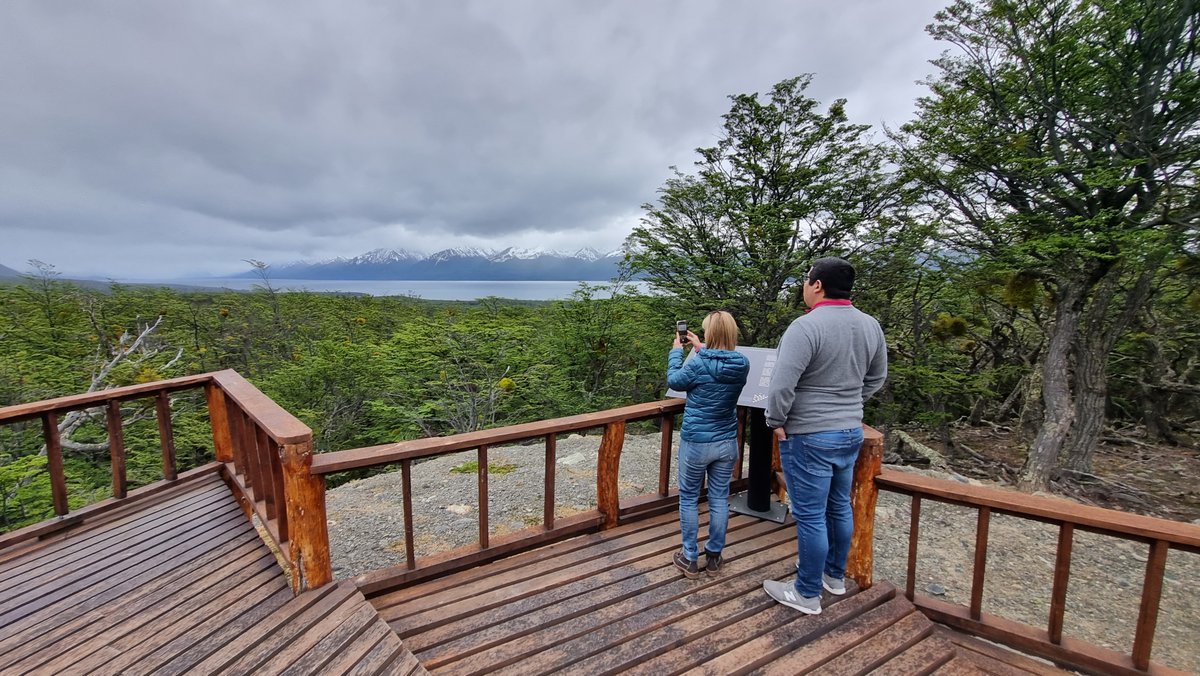 Mirador al Lago Khami - Fagnano en la reserva forestal Bombilla sobre la margen sur del lago ¡Tierra del Fuego es emoción a primera vista! #NaturalezaAlFin #TierraDelFuego #FinDelMundo #LagoKhami #LagoFagnano #Bombilla #LaRutaNatural